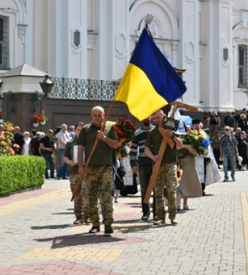 Навіки 45: у Луцьку попрощались з Героєм Олександром Лижнюком