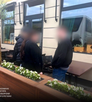 За 25 тис доларів обіцяла зняття з військового обліку та виїзд за кордон: на Львівщині повідомили про підозру жінці