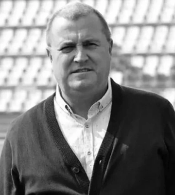 Російський ексфутболіст згорів живцем, коли намагався позбутися змій за допомогою вати Російський ексфутболіст згорів живцем, коли намагався позбутися змій за допомогою вати