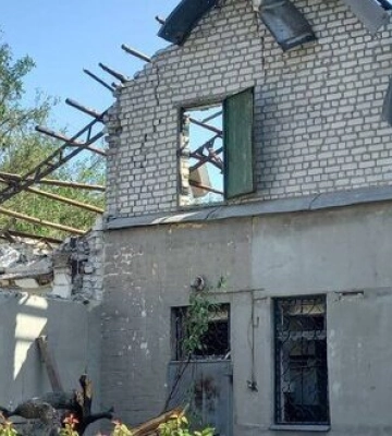 Російський удар дронами зруйнував державну ветеринарну лікарню у Краматорську. ФОТОрепортаж