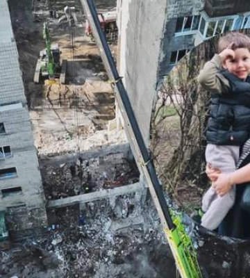 Дід закрив онука собою: киянка з атакованої Росією 9-поверхівки розповіла, як вижила із сім&#039;єю