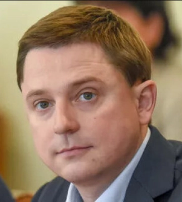 Олесь Довгий написав заяву на складання депутатських повноважень Олесь Довгий написав заяву на складання депутатських повноважень