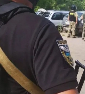 Поліція Чернігівщини затримала нападника на поліцейського