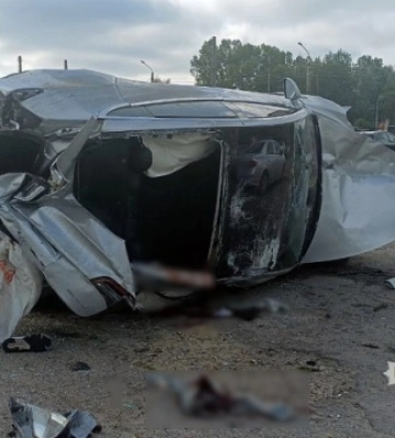 Повідомили про підозру водієві автомобіля Tesla, який у Полтаві в&#039;їхав у парковку