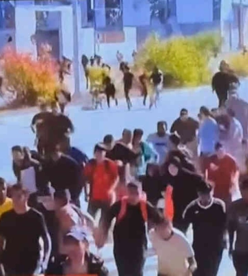 В Харькове провели подземный школьный выпускной