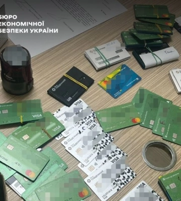 В Одесі підприємці та комунальники «заробляли» мільйони на світлофорах