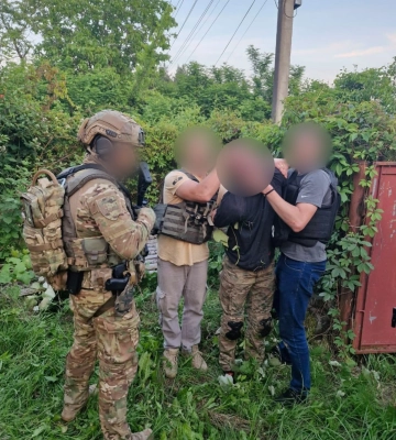 У Сторожниці 34-річний закарпатець напав з ножем на підприємця