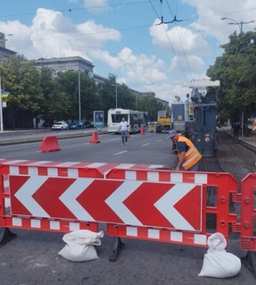 У центрі Запоріжжя перенесли зупинку транспорту: що сталося