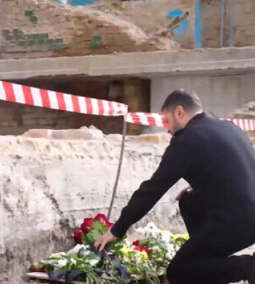 Зеленський відвідав місце удару РФ по будинку в Києві: Це нагадування світові, що РФ обирає вбивства. ВIДЕО