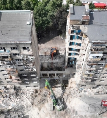 Зеленський вшанував пам&#039;ять загиблих від російського удару мешканців Солом&#039;янського району