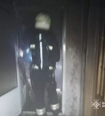 У Дніпрі вогнеборці під час ліквідації пожежі врятували людину, - ДСНС