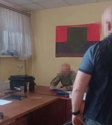 СБУ та Нацполіція викрили посадовця, який нарахував 35 млн грн «бойових» тиловому батальйону на Львівщині