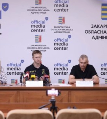 Літо на кордоні: у пунктах пропуску Закарпаття — туристичний бум і черги на виїзд