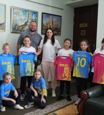 Футбольна команда «Амазонка» представить Луцьк на чемпіонаті у Швеції
