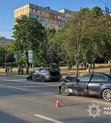 У Кривому Розі сталася смертельна аварія за участі чотирьох авто (відео)