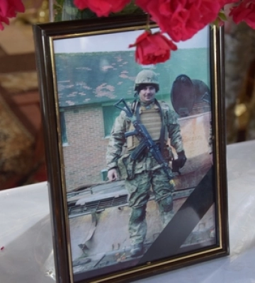 Помер від важких поранень: на Волині попрощалися зі старшим солдатом Сергієм Синюком 