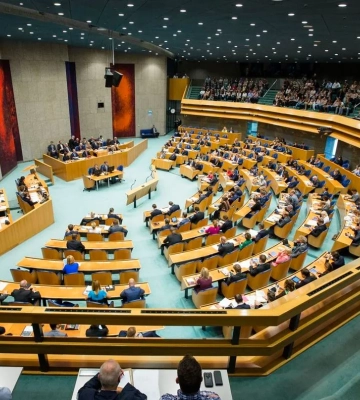 Парламент Нидерландов признал геноцидом депортацию крымских татар