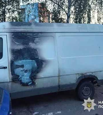 На Полтавщині затримали 26-річного чоловіка за підпал мікроавтобуса Mercedes-Benz T1 На Полтавщині затримали 26-річного чоловіка за підпал мікроавтобуса Mercedes-Benz T1