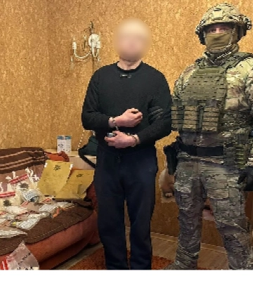 На Сумщині зловмисника судитимуть за крадіжки, розбій та зберігання зброї і наркотиків