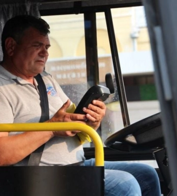 В оккупированном Мелитополе подорожал проезд: водители массово прячут терминалы и требуют наличку (скрины)