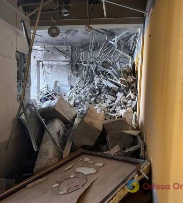 Нічний удар по Одесі: фото з місця подій та свідчення очевидців