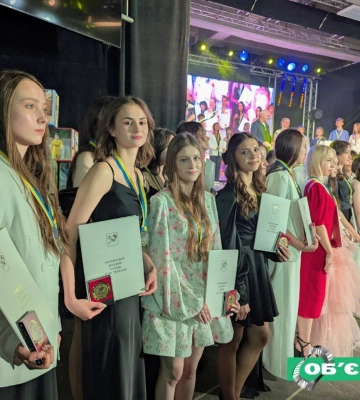 Випускний в укритті: де та яким бачить своє майбутнє молодь Харкова (відео)