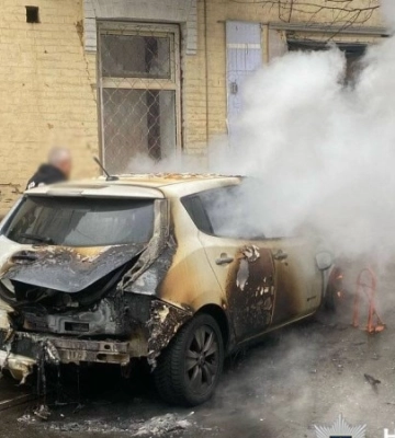 ОГП: у Києві військовослужбовцю, Герою України у День народження спалили автомобіль, підозрюваного затримали