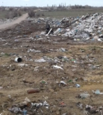 У селі на Волині впорядковуватимуть стихійне сміттєзвалище