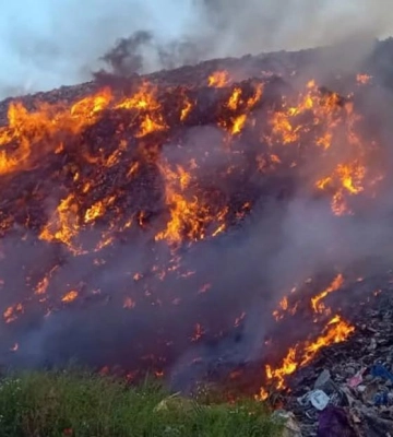 Неподалік Рівного горить сміттєзвалище (ВІДЕО)
