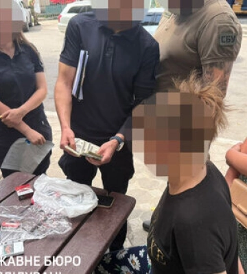 Разом із матір’ю переправляв ухилянтів до Молдови: На Одещині затримало правоохоронця, - ДБР. ФОТОрепортаж
