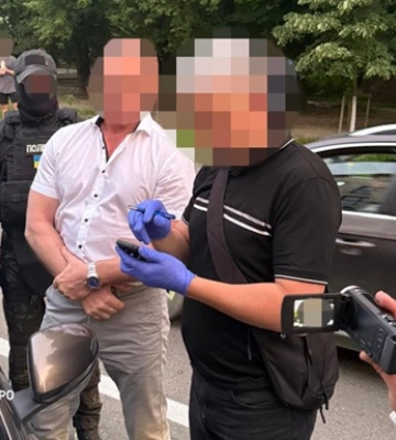 Сотрудник Службы судебной охраны "торговал" трудоустройством