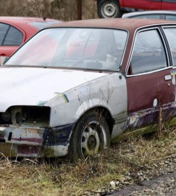 У Львові власники самі прибрали з вулиць 85 занедбаних авто