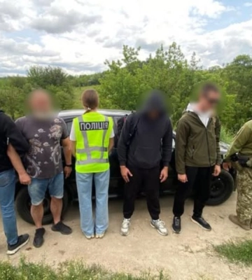 Громадянин рф намагався незаконно переправити жителів Одещини за кордон