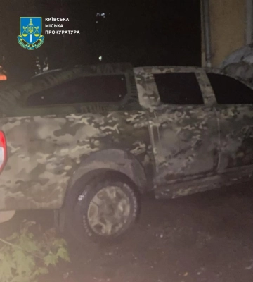 У Києві підпалили авто Героя України: підозрюваного затримали (ФОТО)
