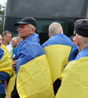 В Україну повернули захисників, більшість з них понад два роки були в російському полоні