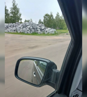 Ужас на Сумщине: &quot;зубы дракона&quot; лежат скопом без дела