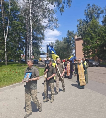 У Чернівцях провели в останню дорогу захисника Віталія Подмарьова