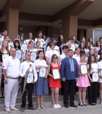 В Ізмаїлі з відзнакою завершили навчання 69 випускників 