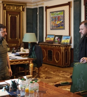 Зеленський та глава МВС обговорили протидію псевдоволонтерам