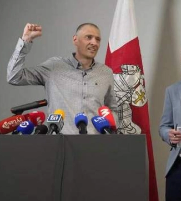 «Він для мене герой». Тіхановський заявив, що абсолютно підтримує Україну та Зеленського