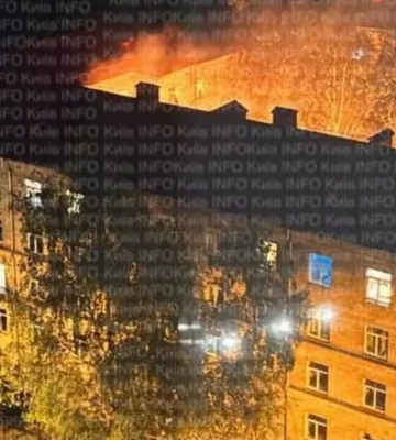 В одном из районов Киева обломки дрона вызвали пожар, есть пострадавший