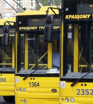 Из-за последствий вражеского обстрела в Киеве частично изменены маршруты общественного транспорта