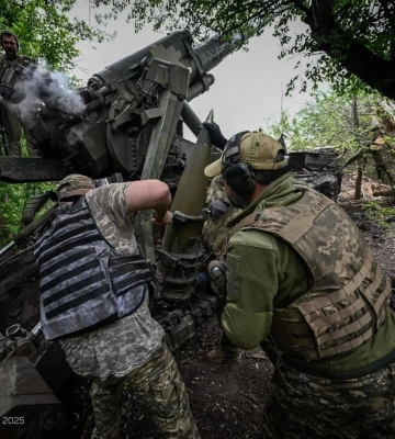 Армія РФ за добу на фронті втратила танк, 58 артсистем і 1010 своїх військових