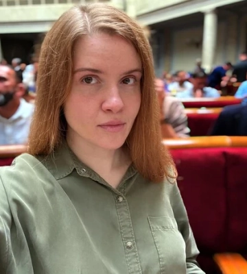Безугла порівняла колишніх колег з комітету оборони з хомʼячками