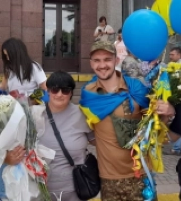Первомайська громада зустріла свого захисника: з полону повернувся Михайло Буревич