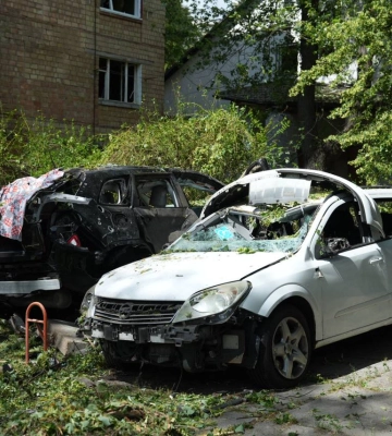 Удар РФ по будинку у Шевченківському районі Києва: під завалами може бути 3 людини. ФОТО