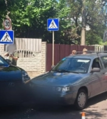 У Луцьку тролейбус спричинив аварію із двома легковиками