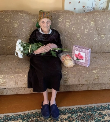 Виховала 4 дітей, має 11 онуків та 16 правнуків: бабуся з Волині відзначила 100-річний ювілей