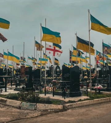Кількість загиблих у Києві зросла до чотирьох, під завалами будинку у Шевченківському районі ще є люди — МВС