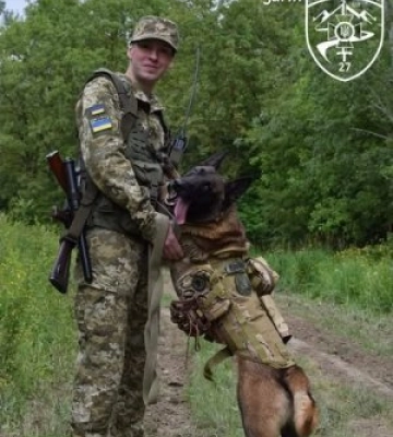 І знову прикордонники на Закарпатті запрошують на службу: Стань кінологом у Мукачівському прикордонному загоні!